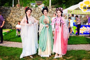 Китай споделя пазарни възможности с глобални фирми