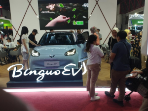 Jakarta Fair, оживен от продукти на китайски марки, наред с други
