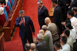 Китайските и британските регулатори проучват двупосочните инвестиционни потоци