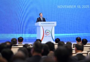 Китайският вицепремиер призовава за засилен икономически и търговски обмен на евразийския континент