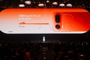 Honor оглавява глобалния растеж на доставките на смартфони през 2025 г