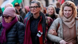 Световните артисти подкрепят докладчика за Палестина Франческа Албанезе въпреки критиките